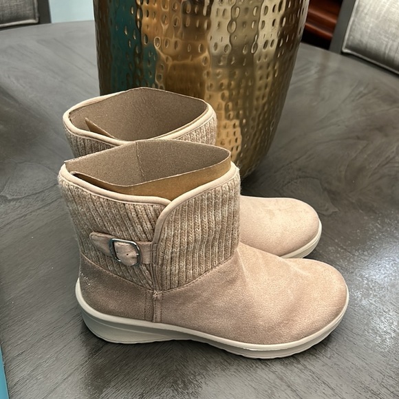 Women's BZEES Gloria Booties (WIDE) - Picture 3 of 11